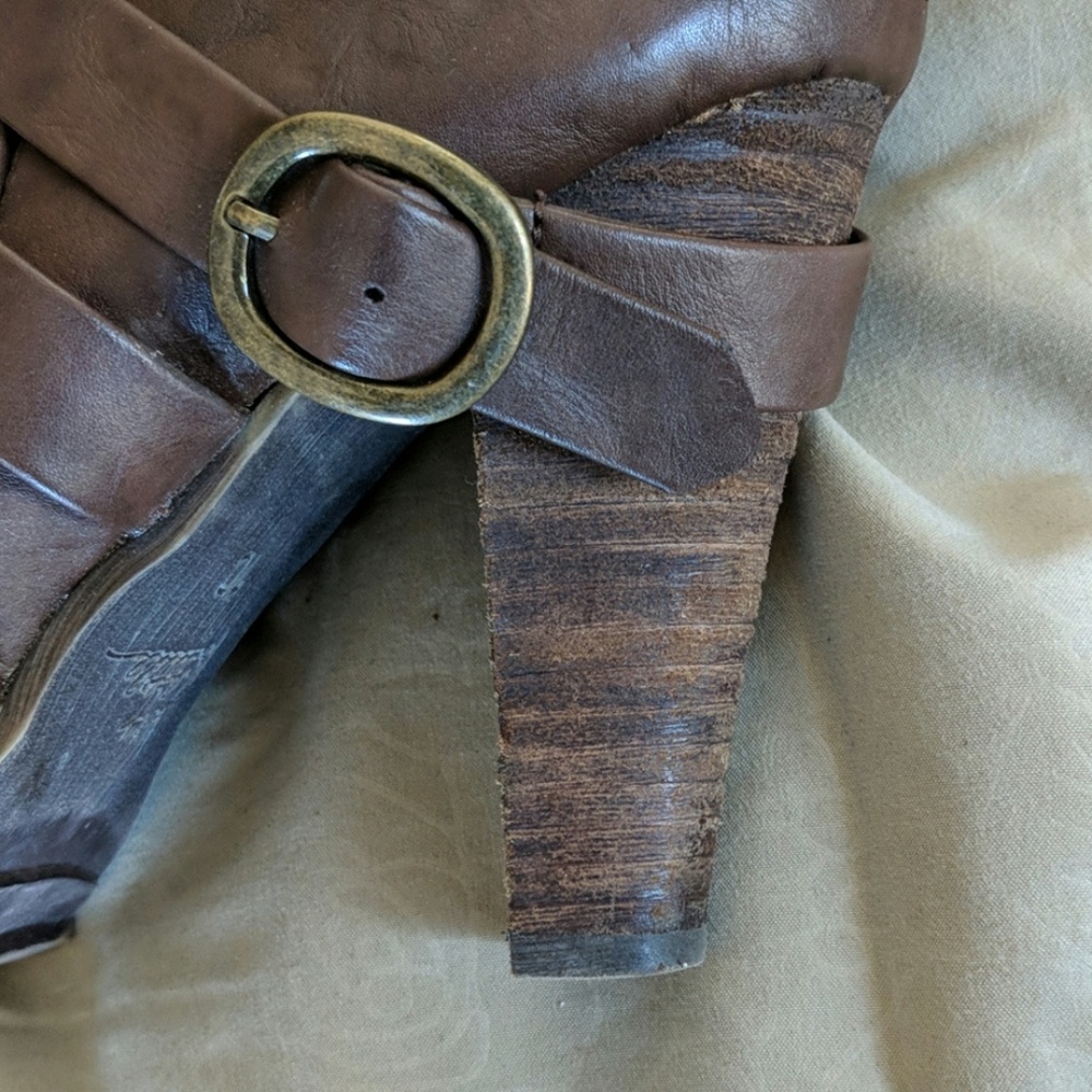 Boots - Picture 6 of 6